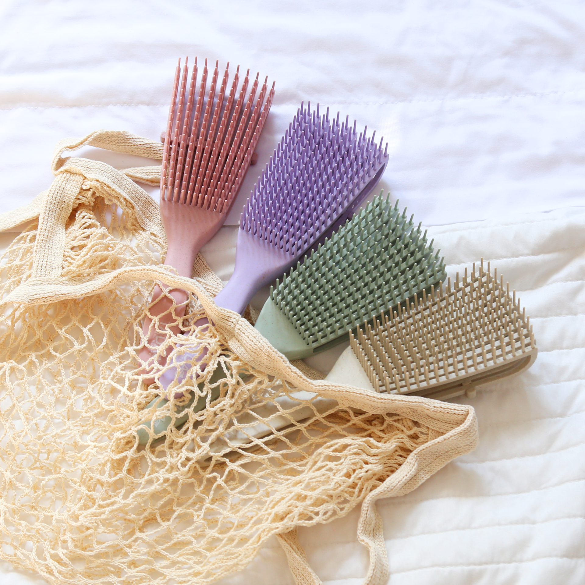 Flexible Detangling Brush Beige