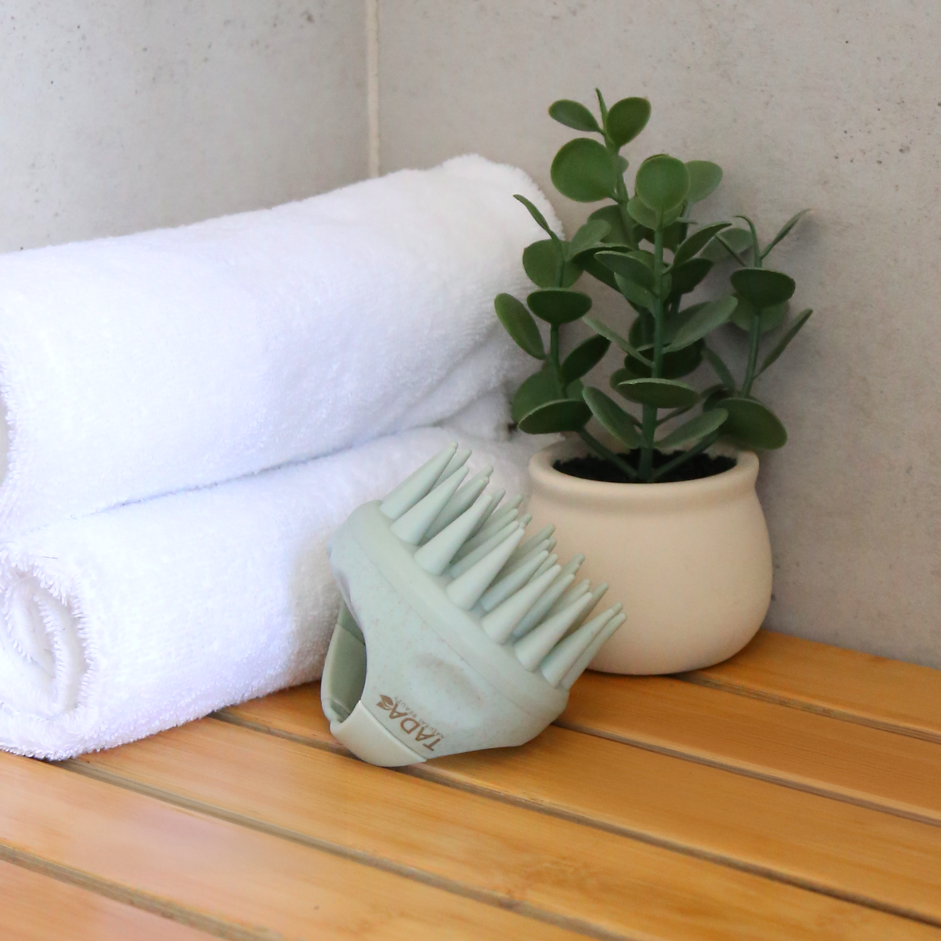 Biodegradable Long Bristle Scalp Massaging Shampoo Brush Green