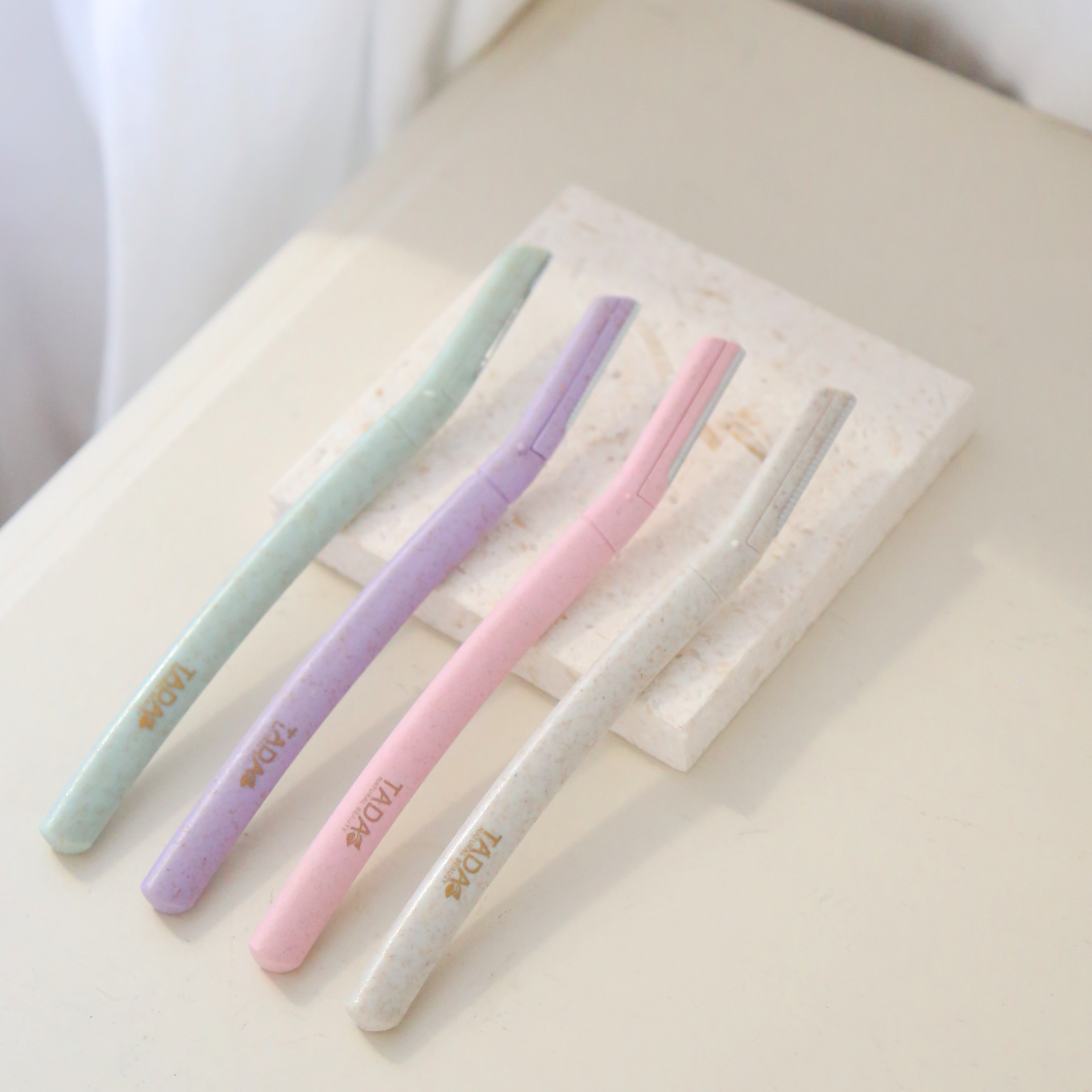 Biodegradable Eyebrow Razor Beige 12pk