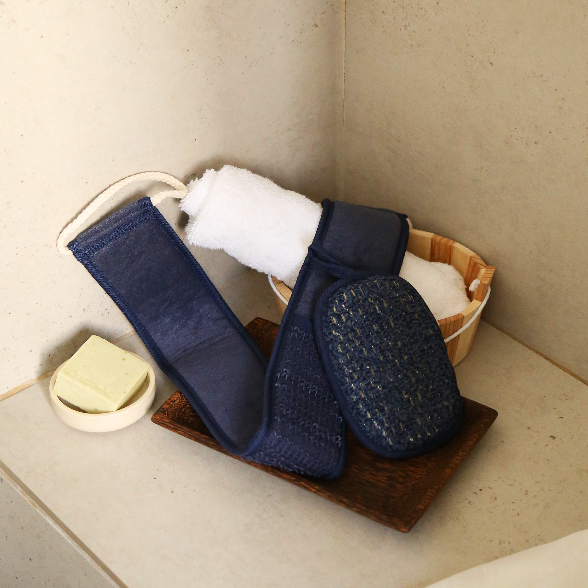 Natural Exfoliating Bath & Shower Gloves with Long Loofah Navy
