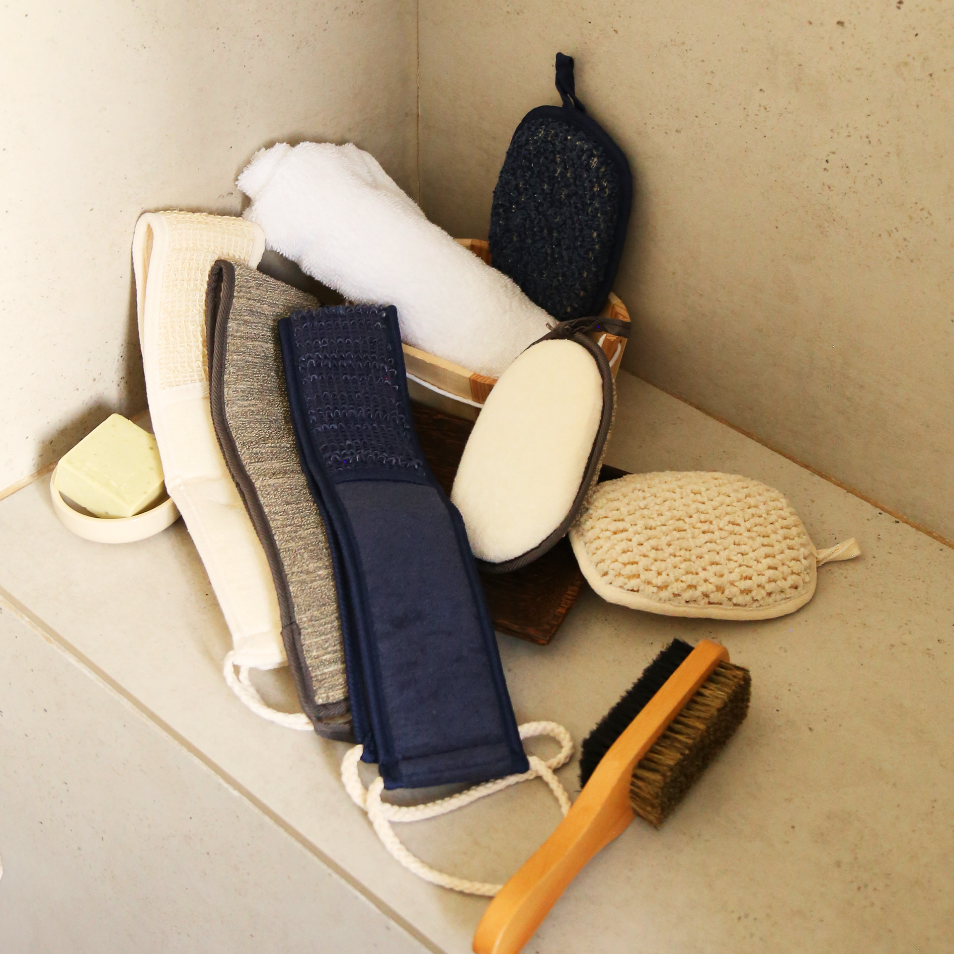 Natural Exfoliating Bath & Shower Gloves with Long Loofah Navy